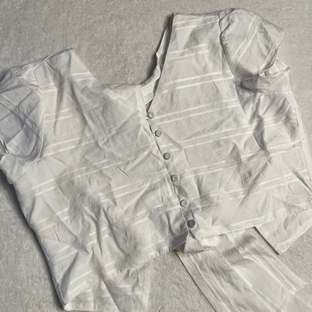 Romea White Striped Tie-Back Button Front Top Size M